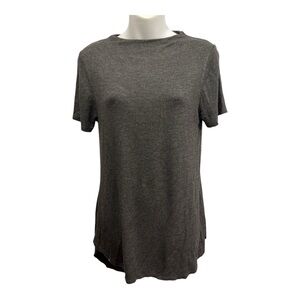 Zenana Outfitters Gray Fitted Short Sleeve T-Shirt. Size large